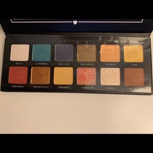 Eyeshadow pallet